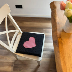 Sitzkissen eckig " Herzerl Rot / weiß - kariert ", Stuhlkissen Landhaus, Filzkissen