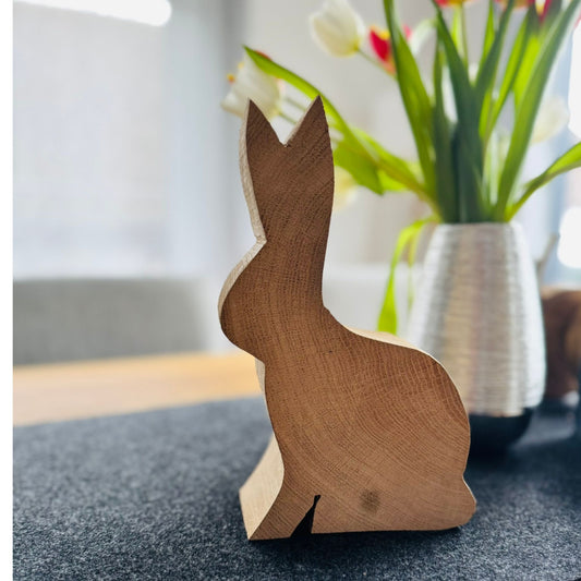 Osterhase aus Eichenholz