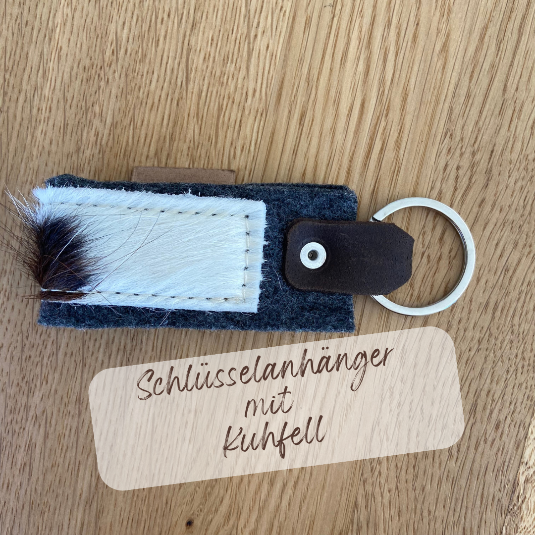 Schlüsselanhänger " Sophie " mit Kuhfell